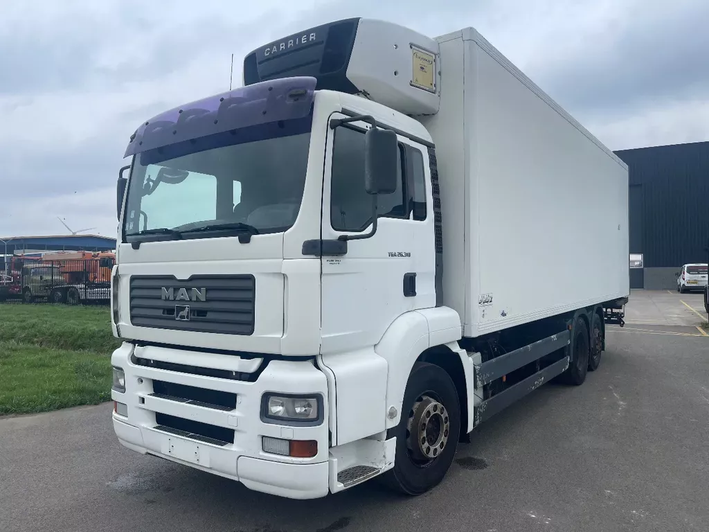 MAN TGA 26.310 6x2 * Euro 3 * Refrigerator Carrier *
