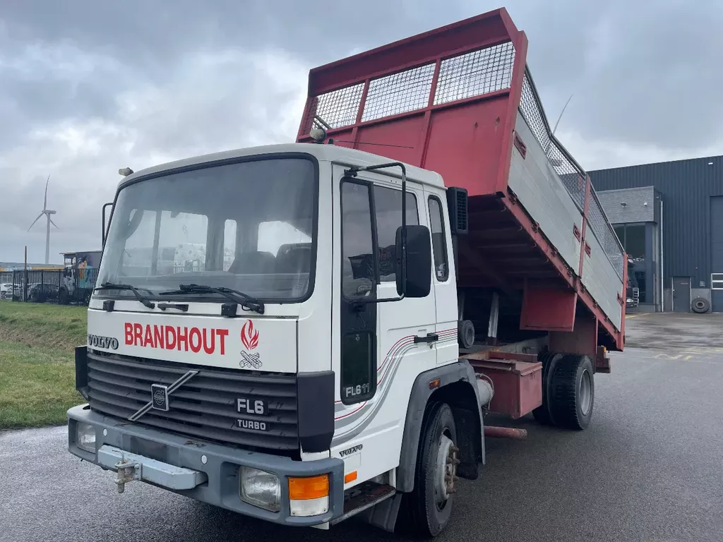 Volvo FL 611 * Full Spring * Manual gearbox * 8 Bolts