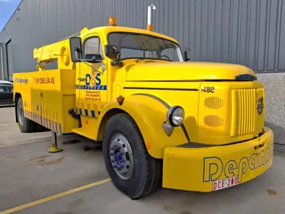Volvo N 88-52S * Tow Truck * Full Spring *