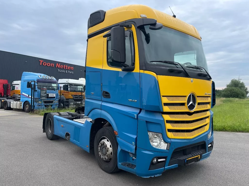 Mercedes-Benz Actros 1943