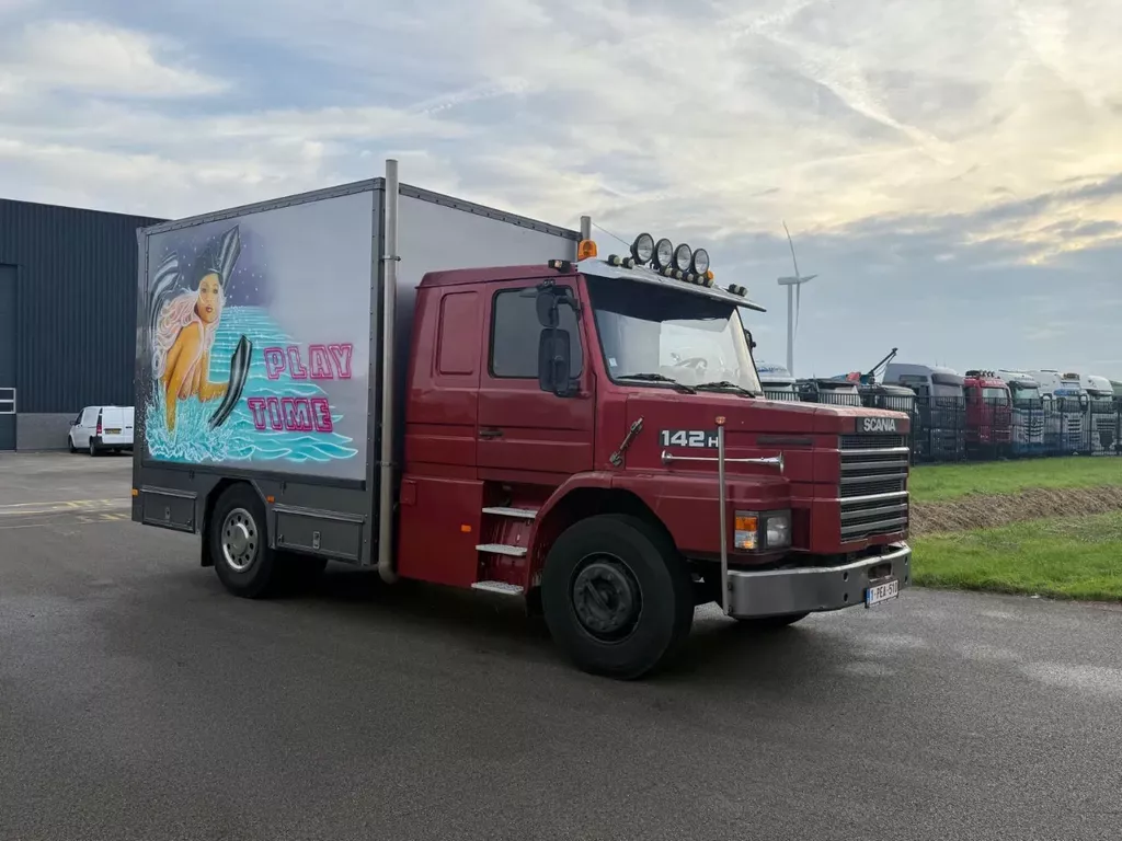 Scania T142-V8