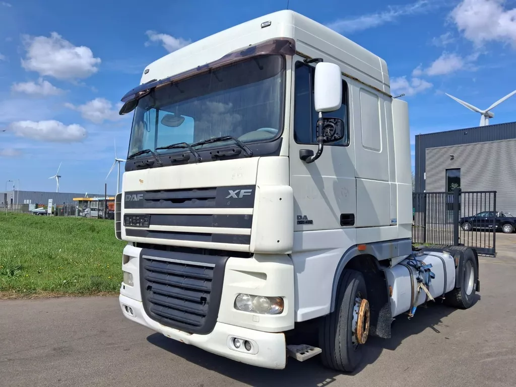 DAF XF 105.460 * Spacecab * Manual gearbox *