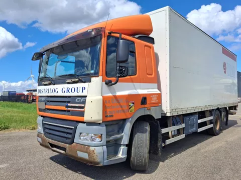 DAF CF 85.360 * 6x2 * Euro 4 * 1 x Bed