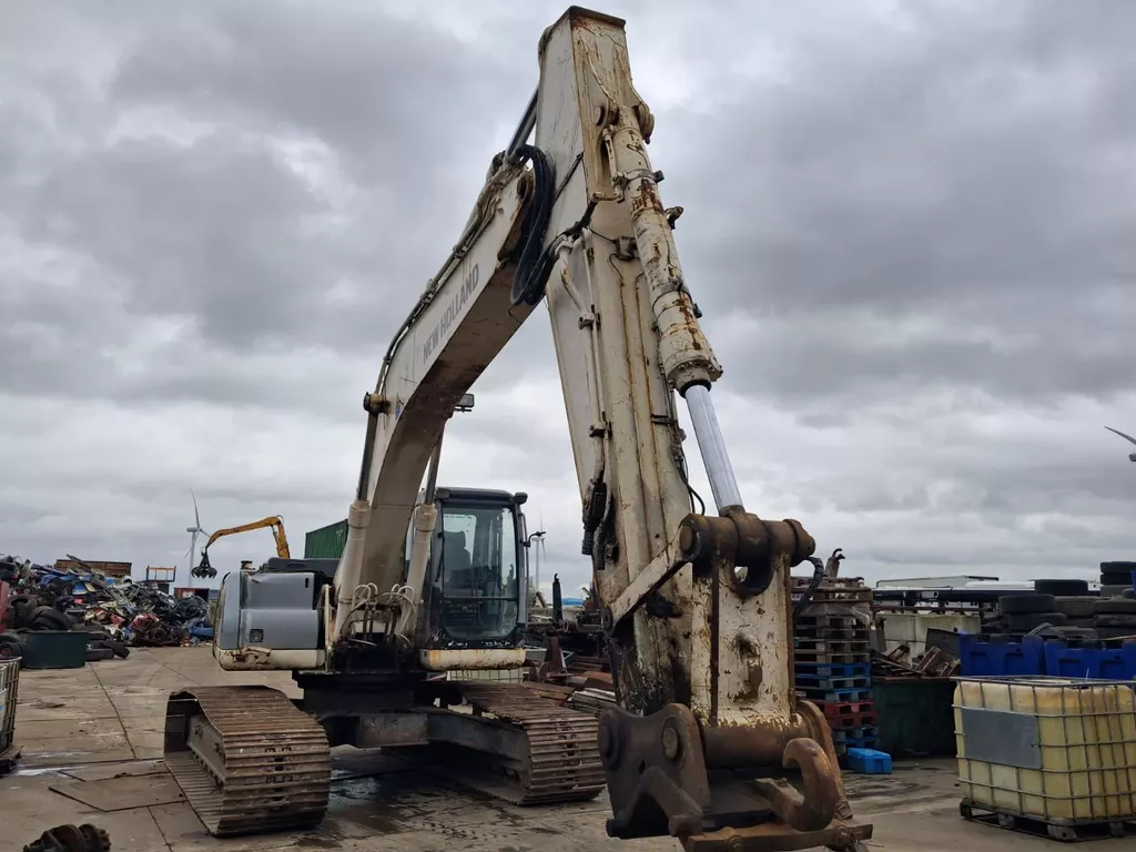 Kobelco New Holland e 265 E265